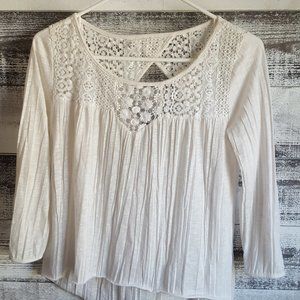 White/Creme Lace 3/4th Sleeve Shirt